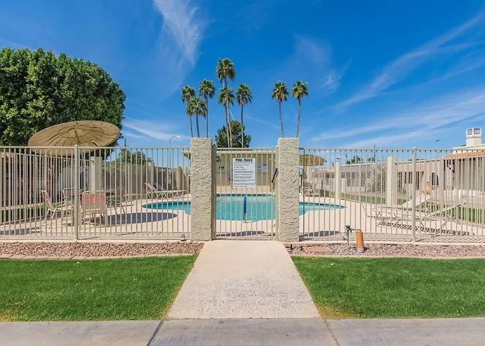 New Remodeled Home On Golf Course