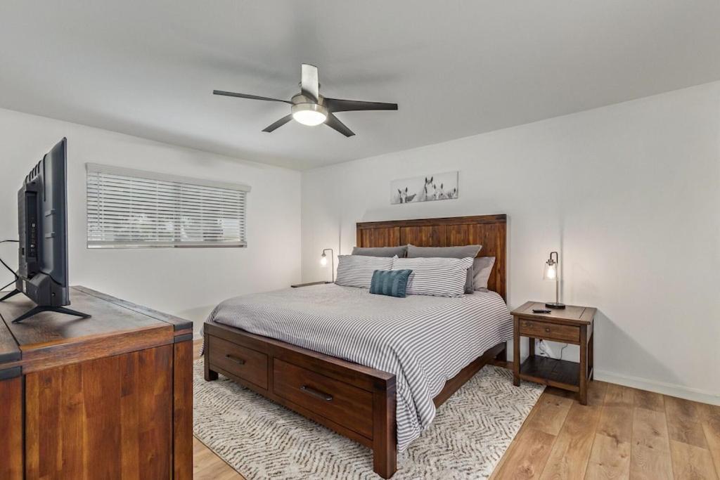 New Remodeled On Golf Course Mesa